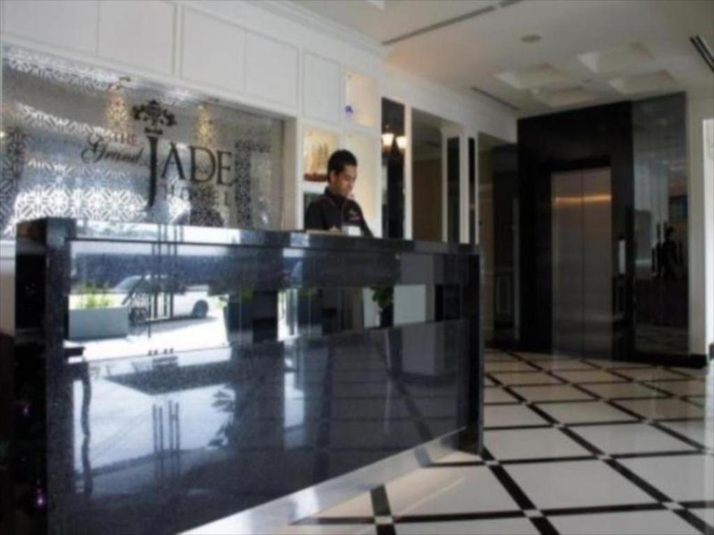 Hotel Zamburger Grand Jade Джохор-Бару Экстерьер фото