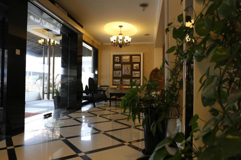Hotel Zamburger Grand Jade Джохор-Бару Экстерьер фото