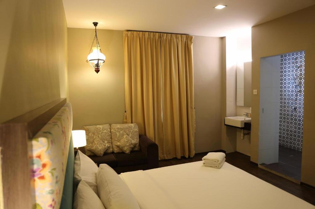 Hotel Zamburger Grand Jade Джохор-Бару Экстерьер фото